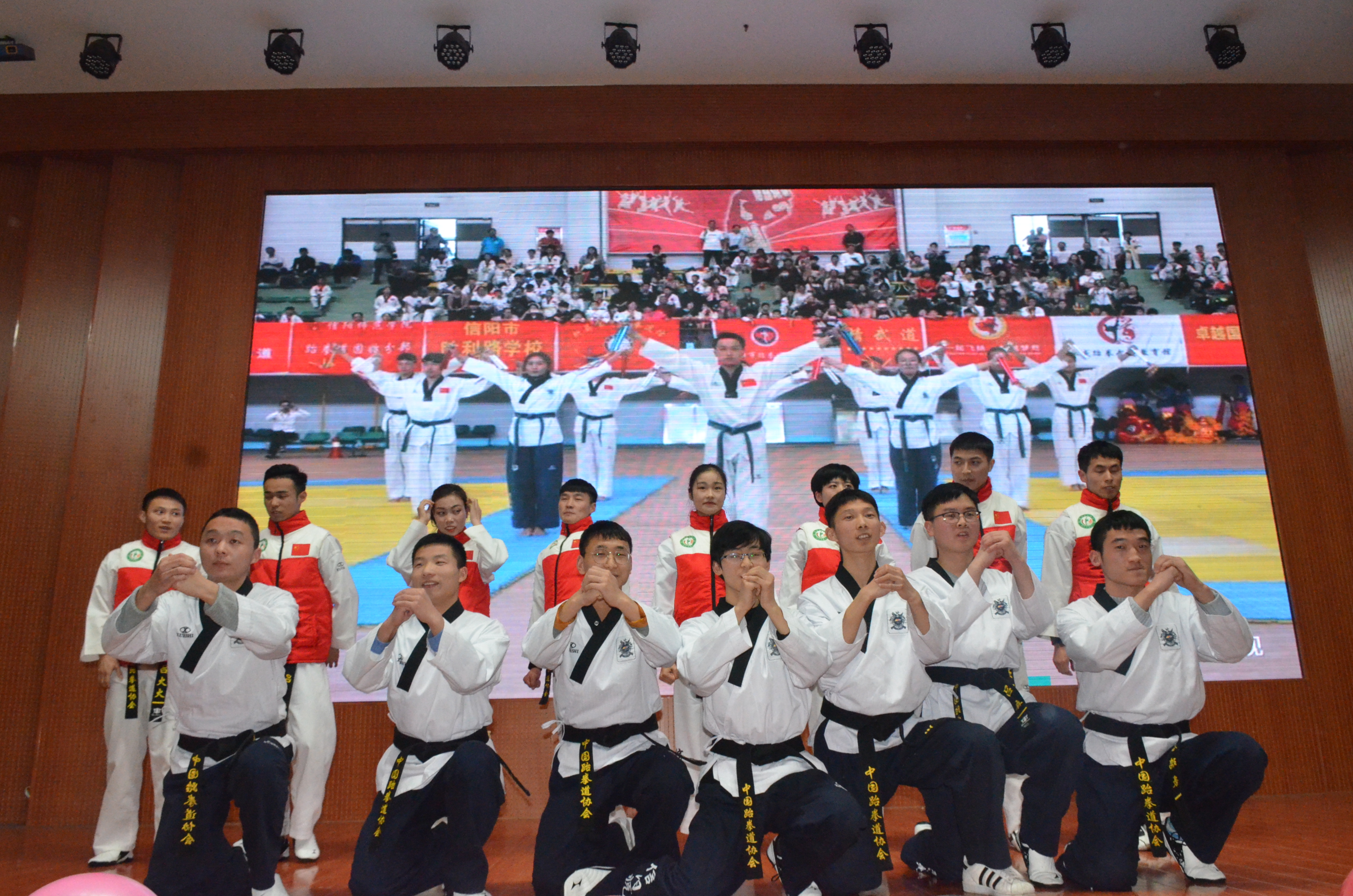 DSC_2987.JPG DSC_2987.JPG